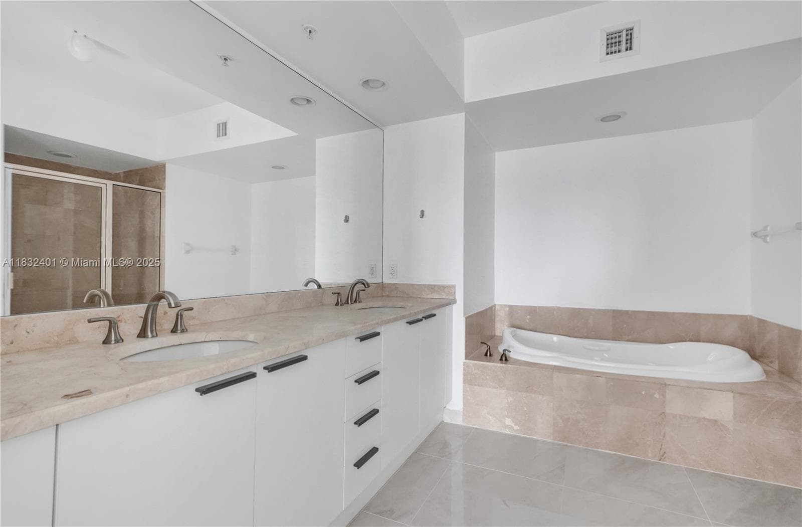 THE OAKS I CONDO · #806 in North Miami - Photo 37