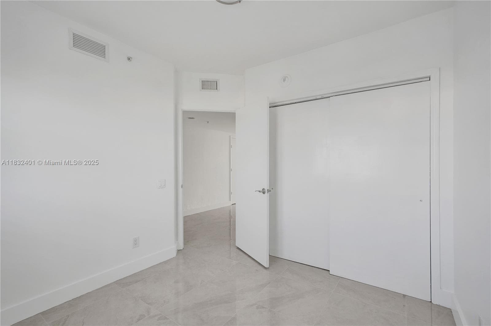 THE OAKS I CONDO · #806 in North Miami - Photo 15