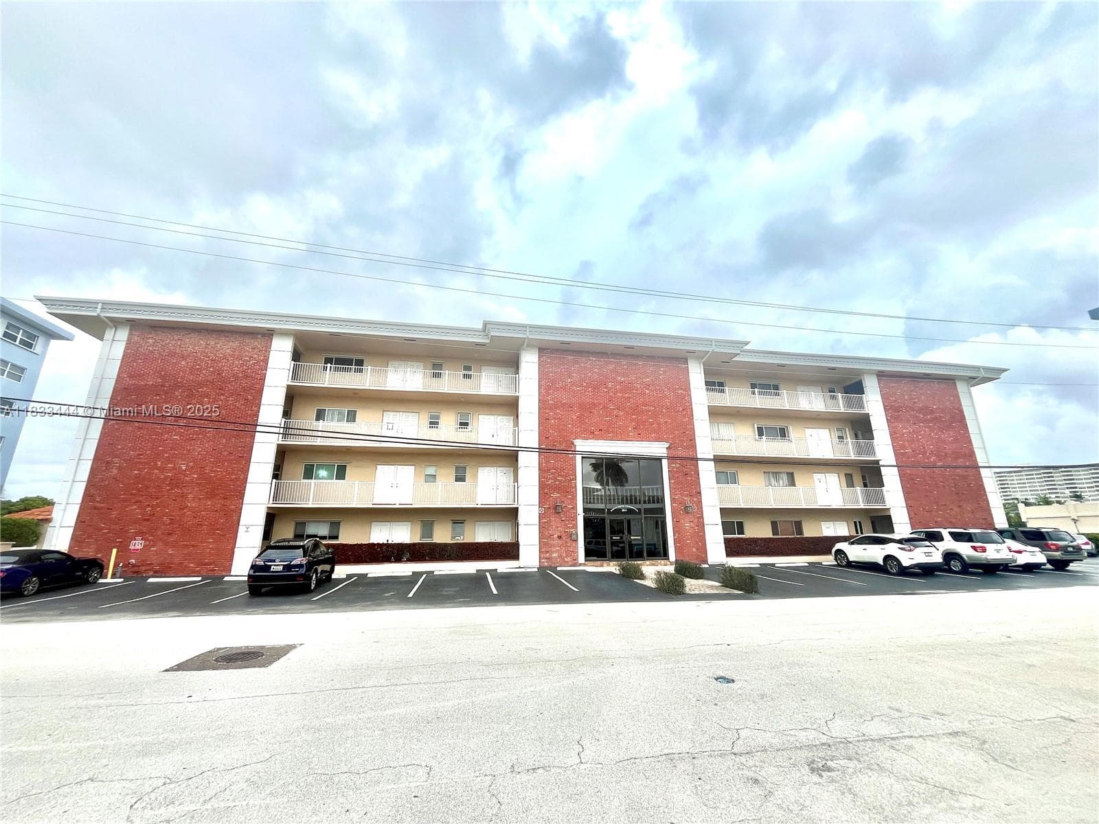 BARCLAY SQUARE · #104 in Fort Lauderdale - Photo 2