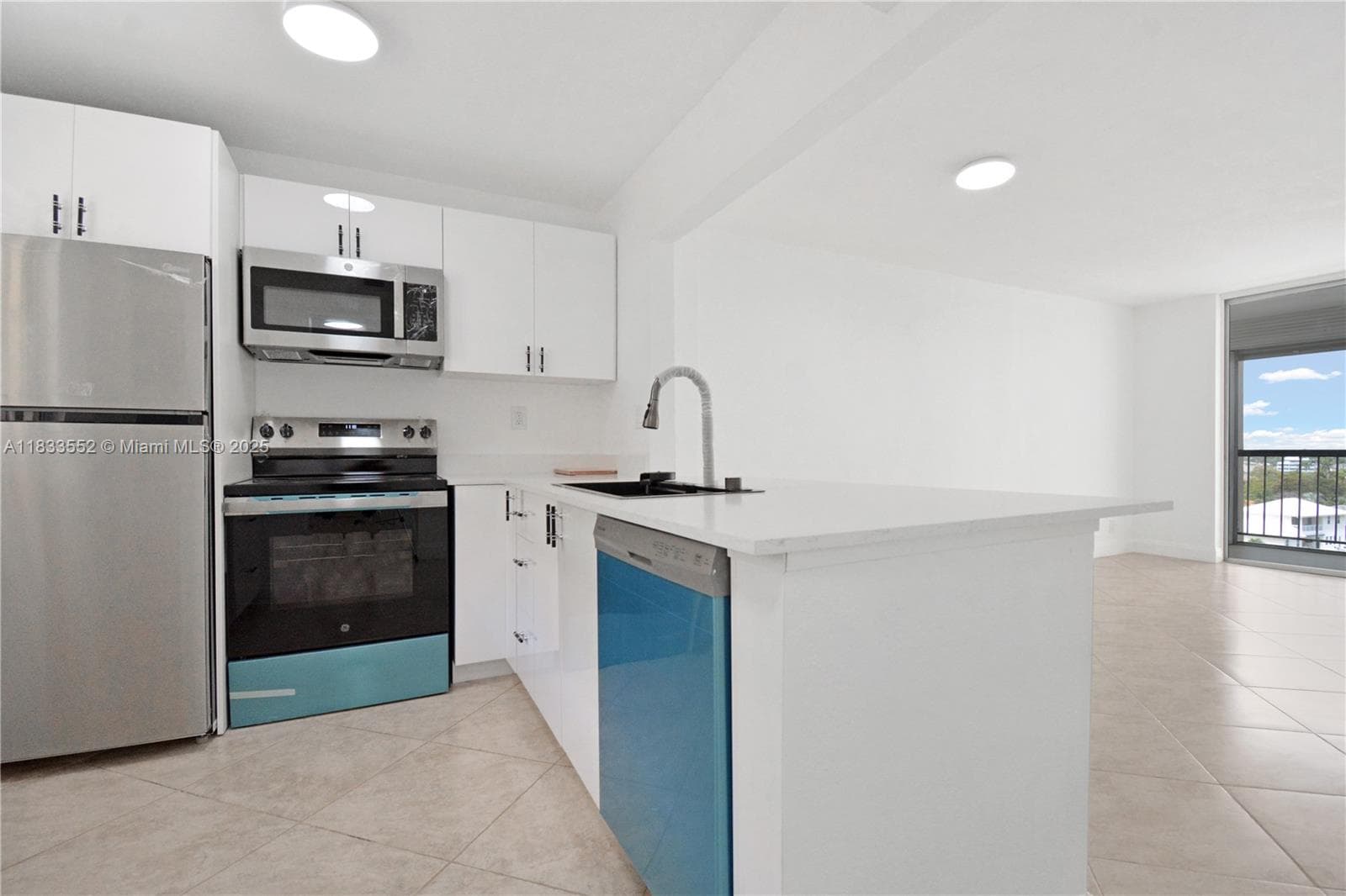 DELPHI TOWERS · #704 in Pompano Beach - Photo 4