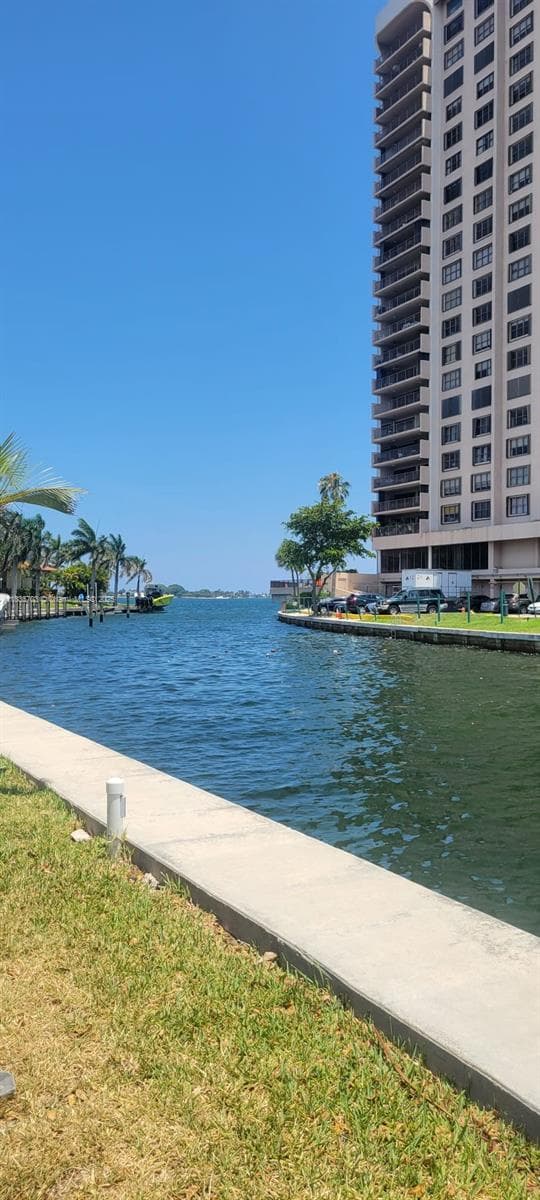 Bahia Vista Condo · #608 in Miami - Photo 3