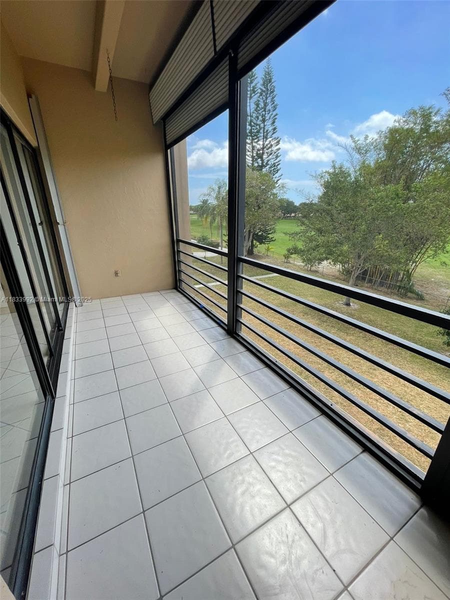 Fairview · #32 in Hollywood - Photo 15