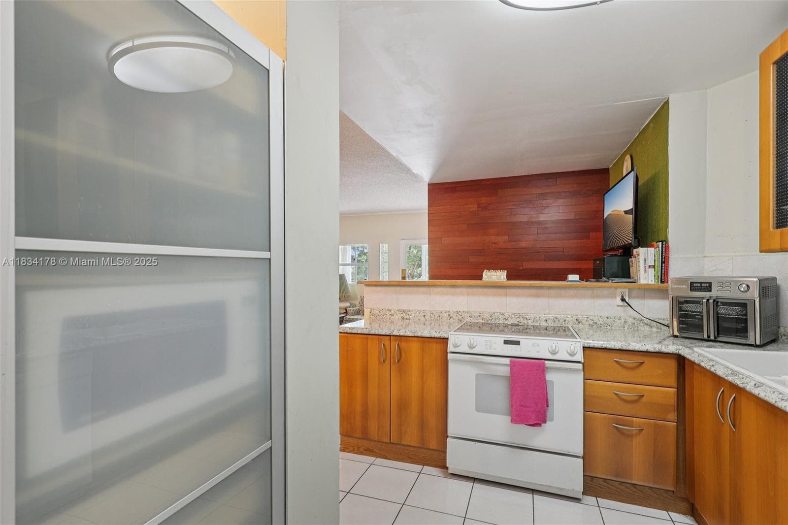 HILLCREST EAST · #303 in Hollywood - Photo 13