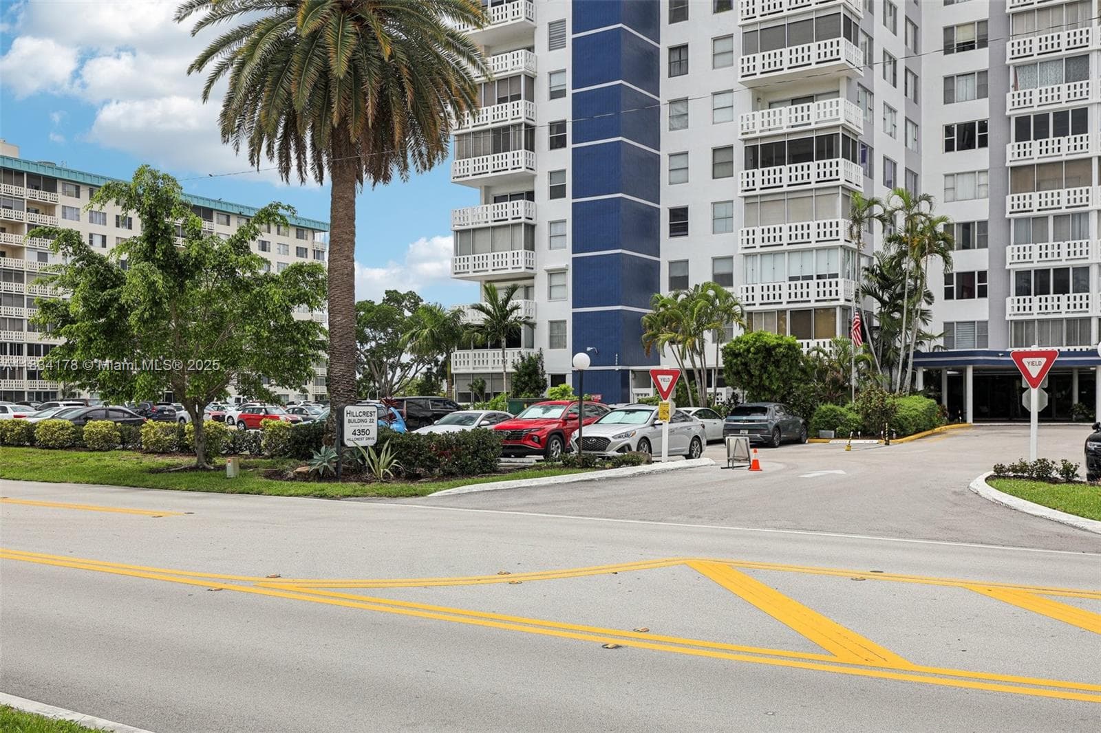 HILLCREST EAST · #303 in Hollywood - Photo 3