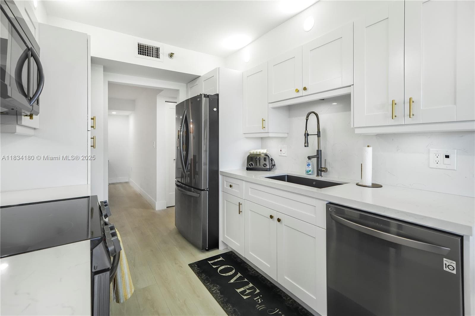 SUMMIT CONDO · #404N in Hollywood - Photo 5