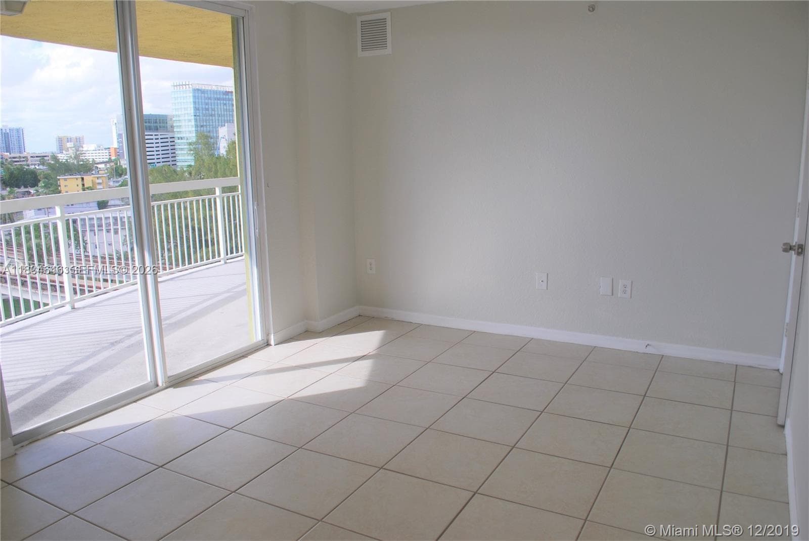 Photo taken when unit was vacant.