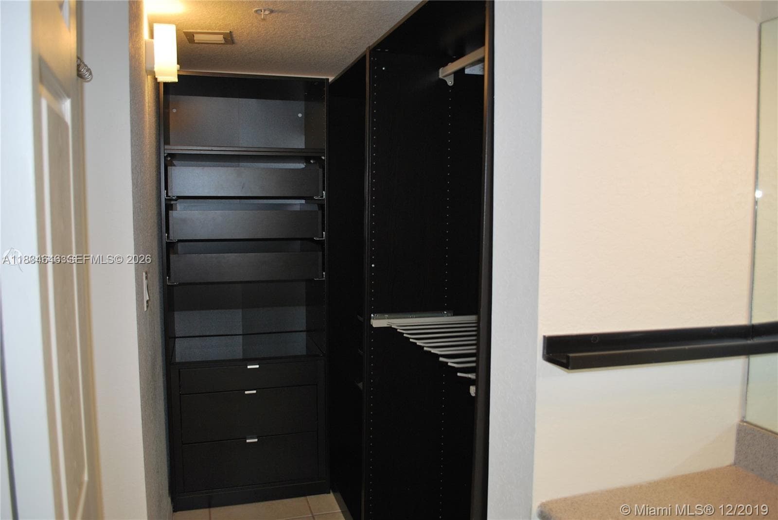 Walking closet