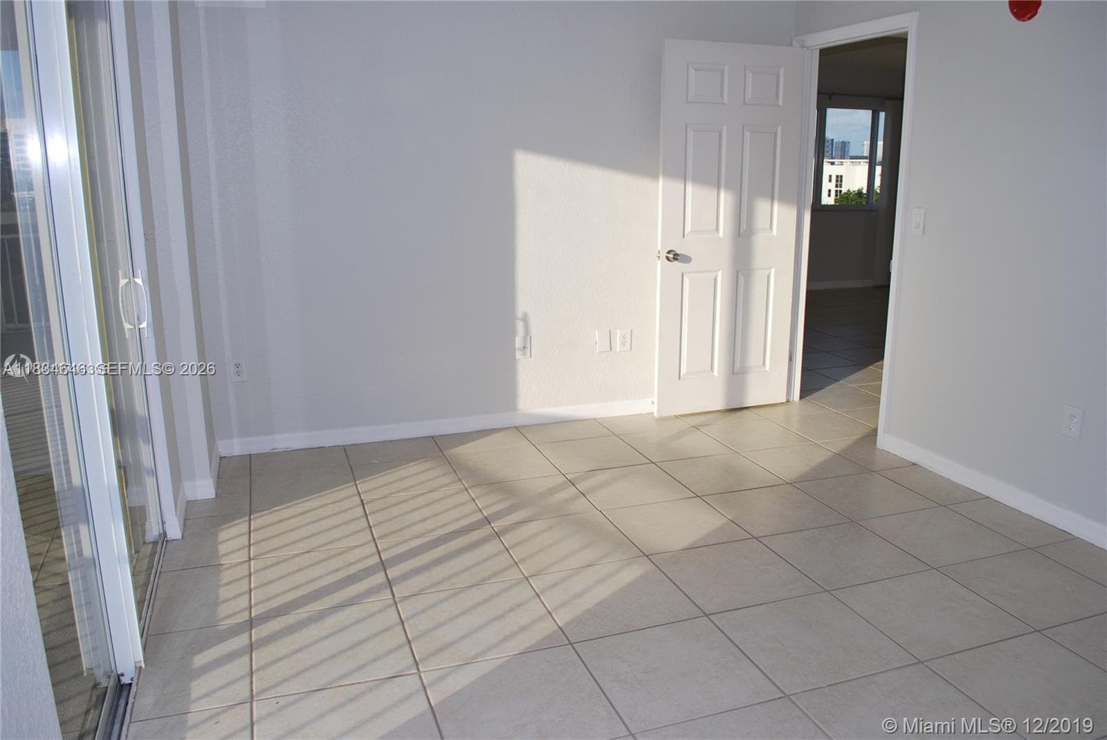 Photo taken when unit was vacant.