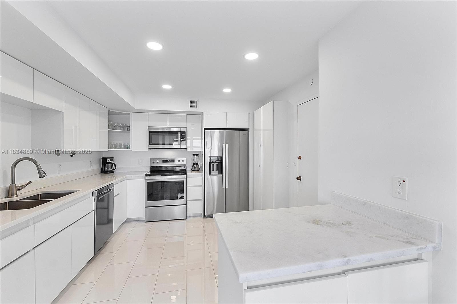 SOUTHPOINT CONDO · #702S in Fort Lauderdale - Photo 8