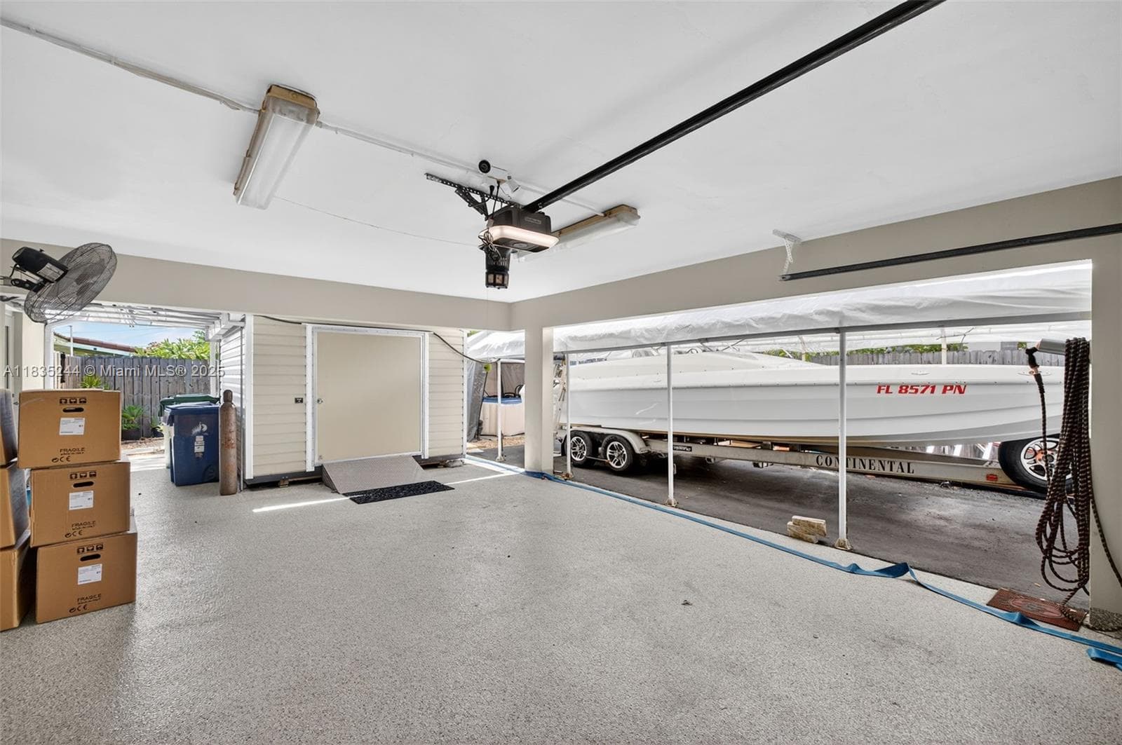 5555 NE 20th Ter photo 29