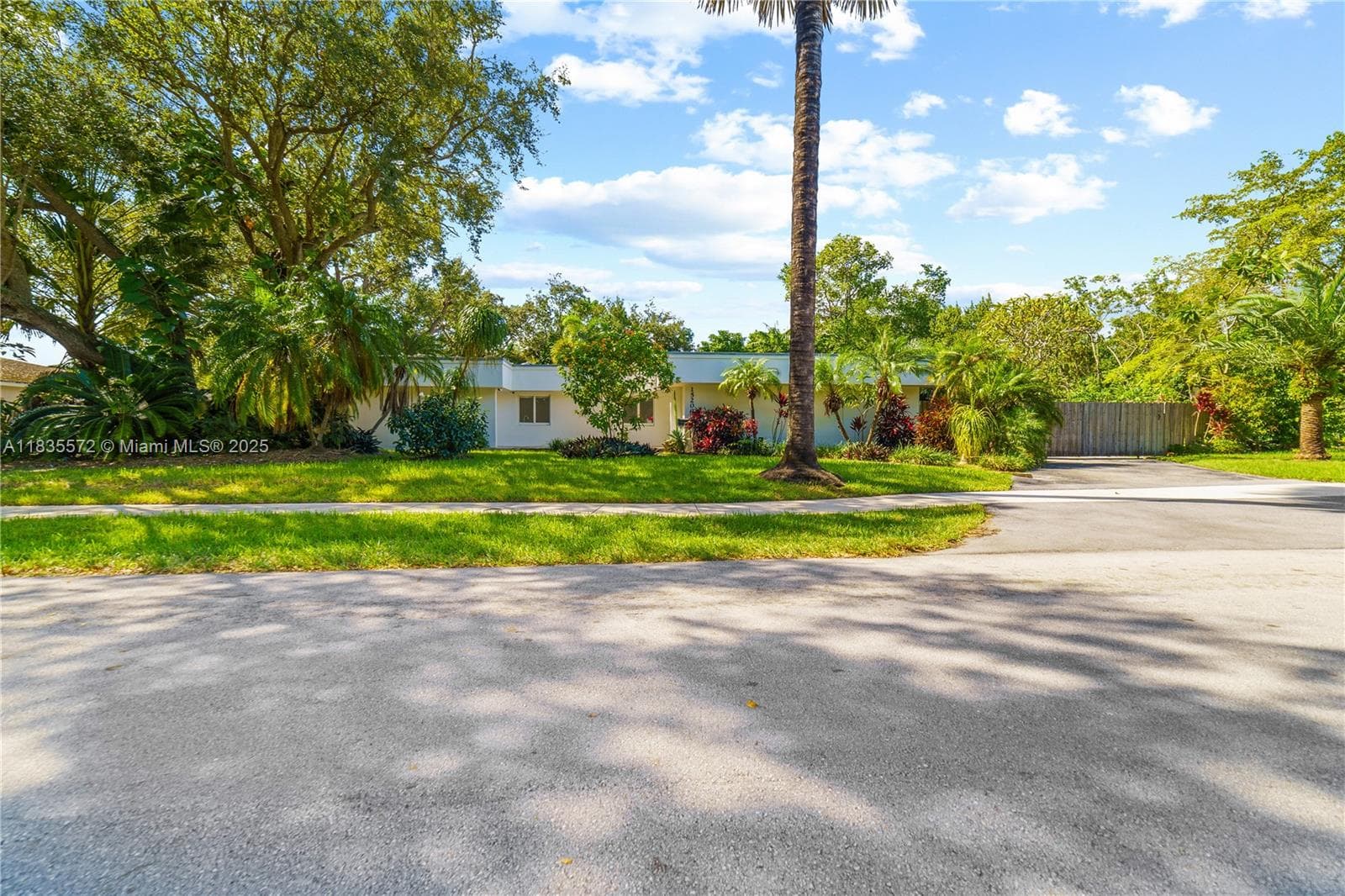 15200 SW 81st Ave photo 3