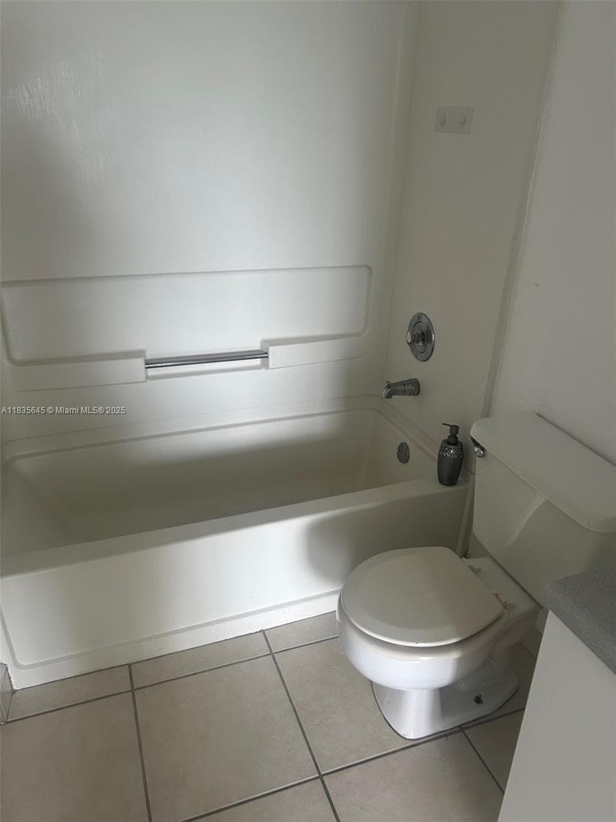 KENDALL LAKE TOWERS CONDO · #503 in Miami - Photo 5