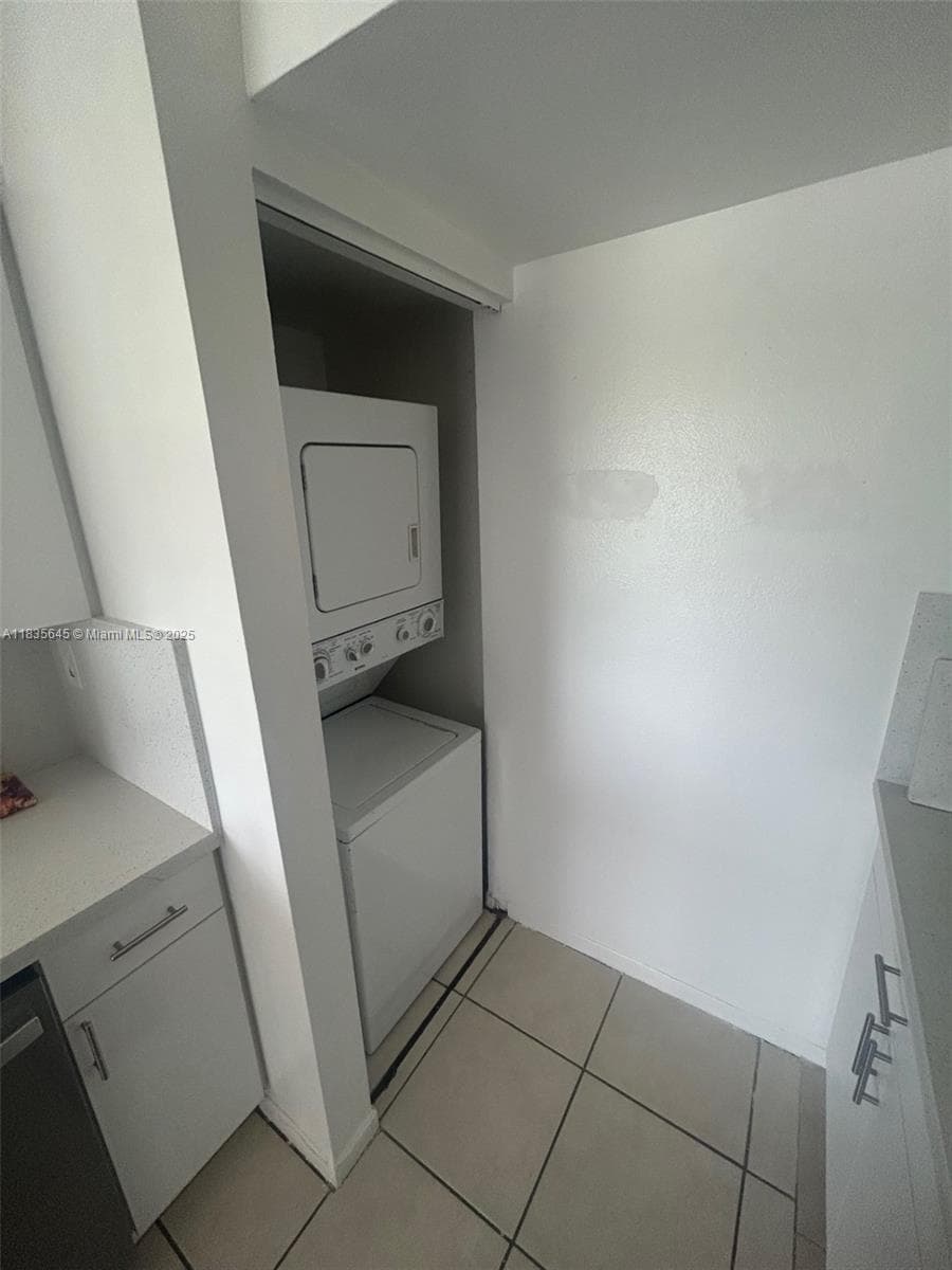 KENDALL LAKE TOWERS CONDO · #503 in Miami - Photo 8