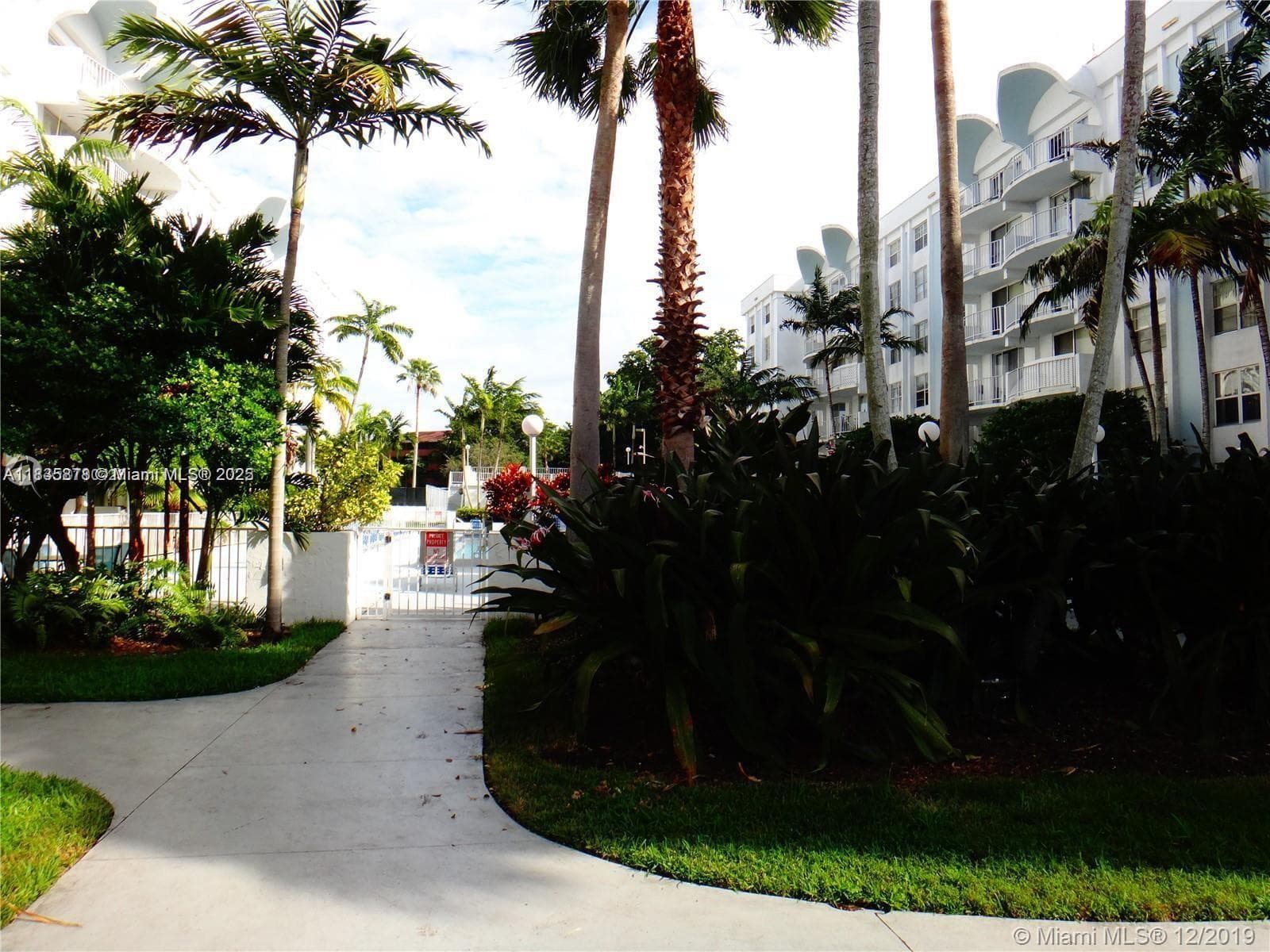 MONTECARLO CONDO · #404 in Miami - Photo 10