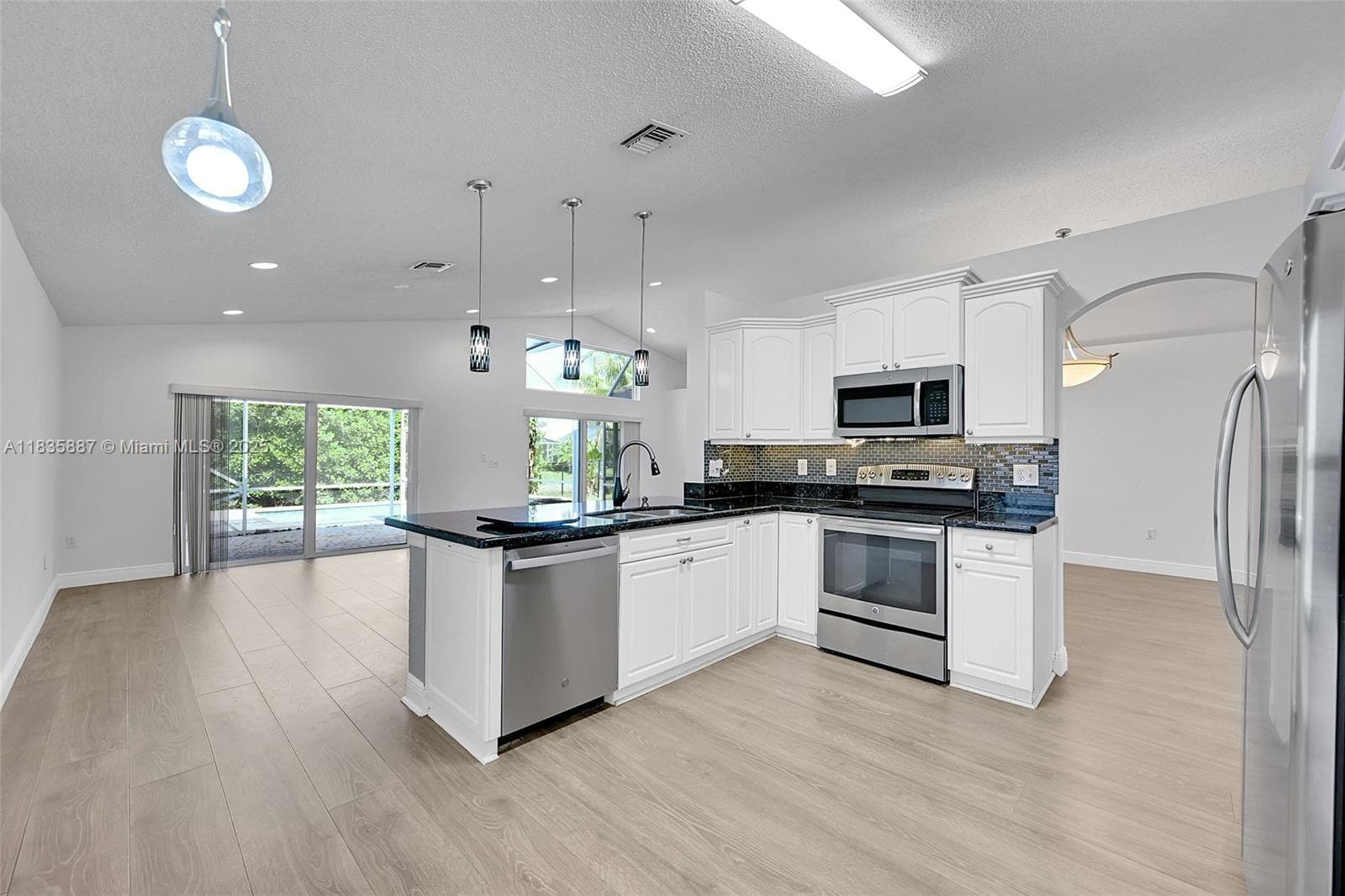 5382 NW 120th Ave photo 9