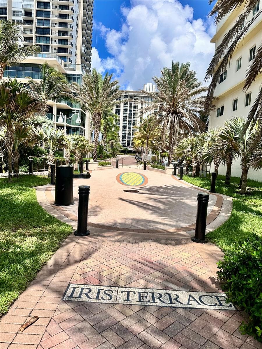 Entrance to the beach