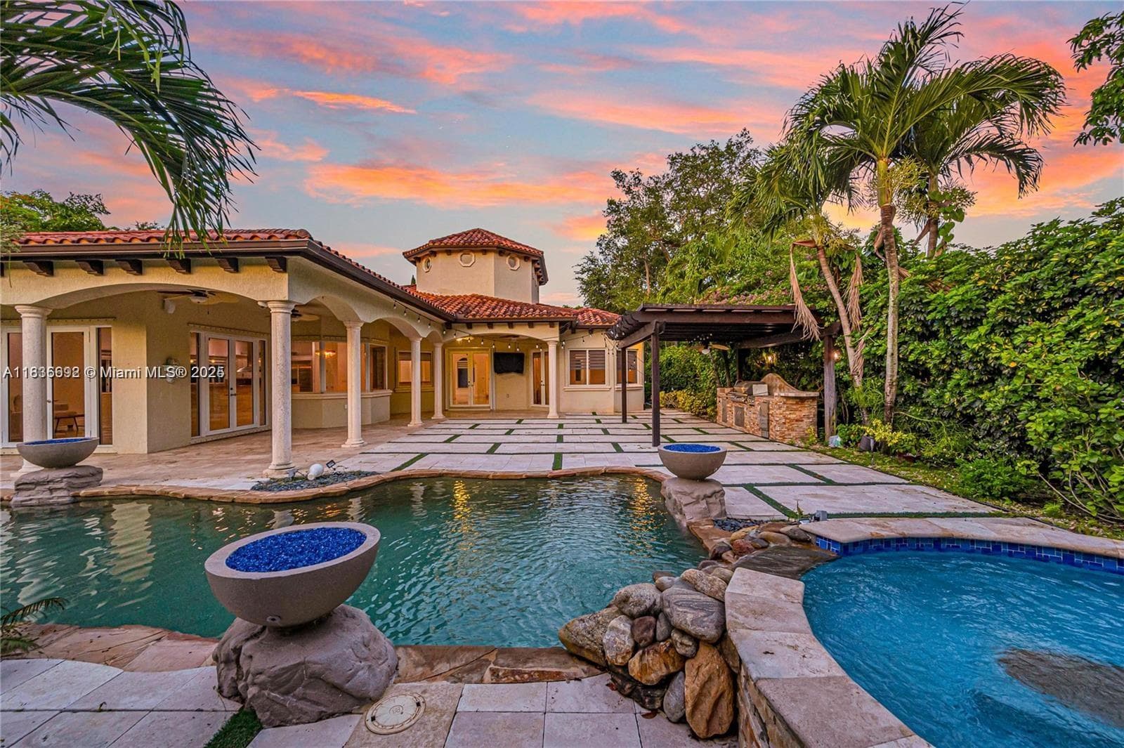 13400 SW 83rd Ave photo 1