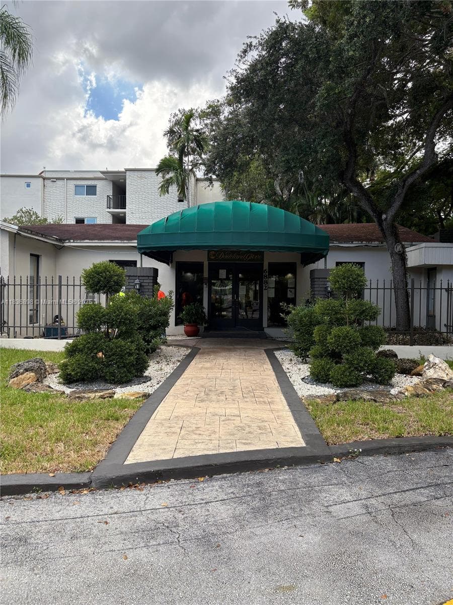 club house entrance