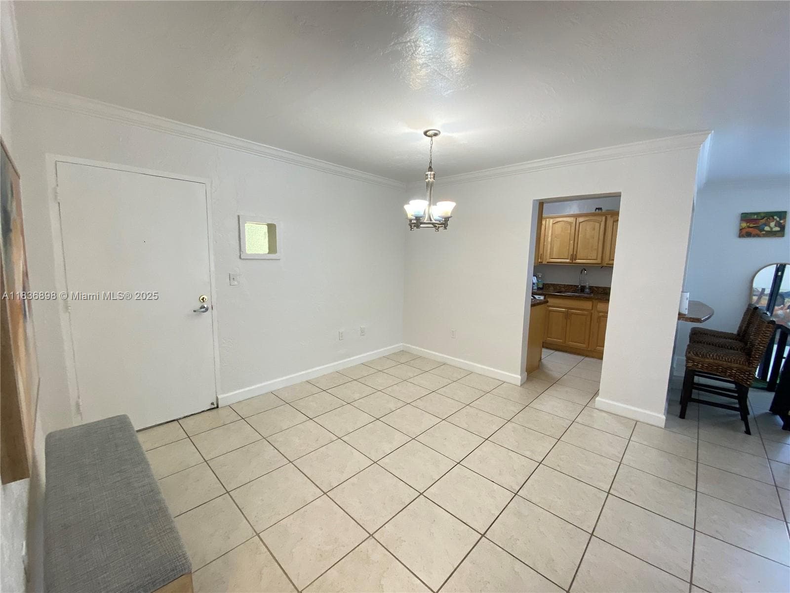 entrance/dining