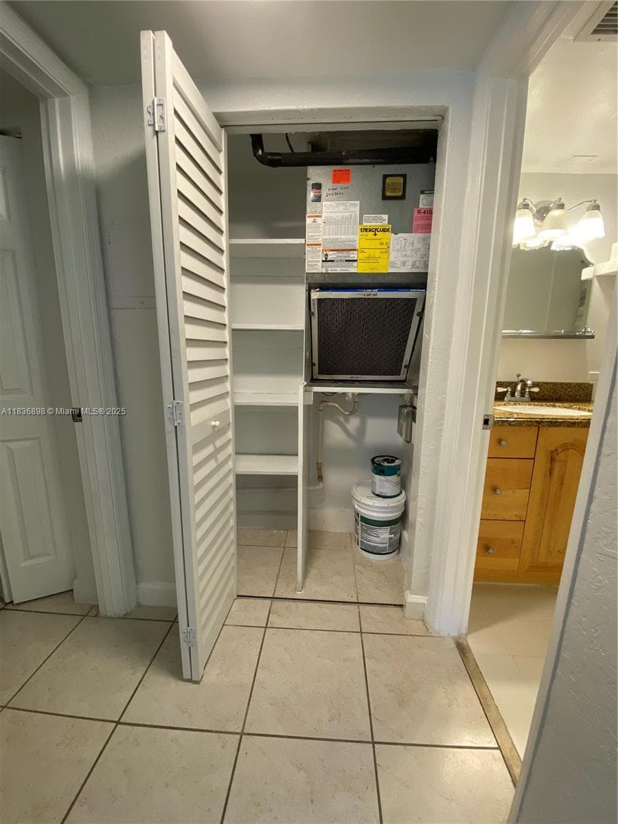 Ac closet