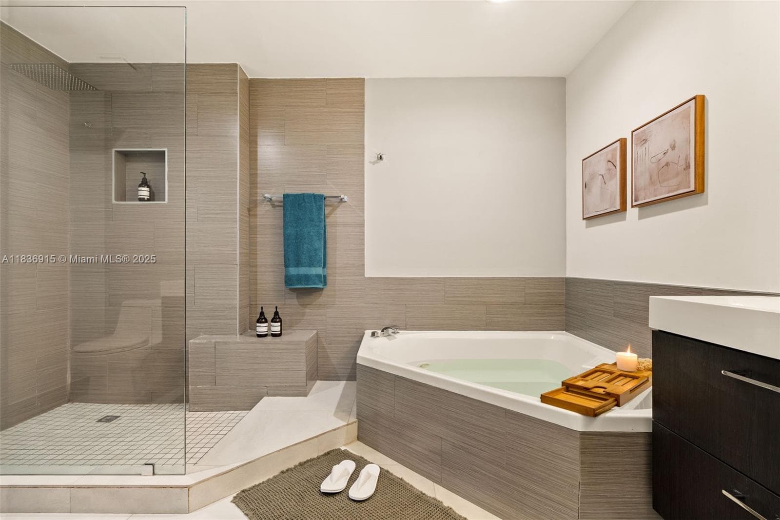 DORAL HOUSE CONDO NO 1 · #206 in Doral - Photo 16