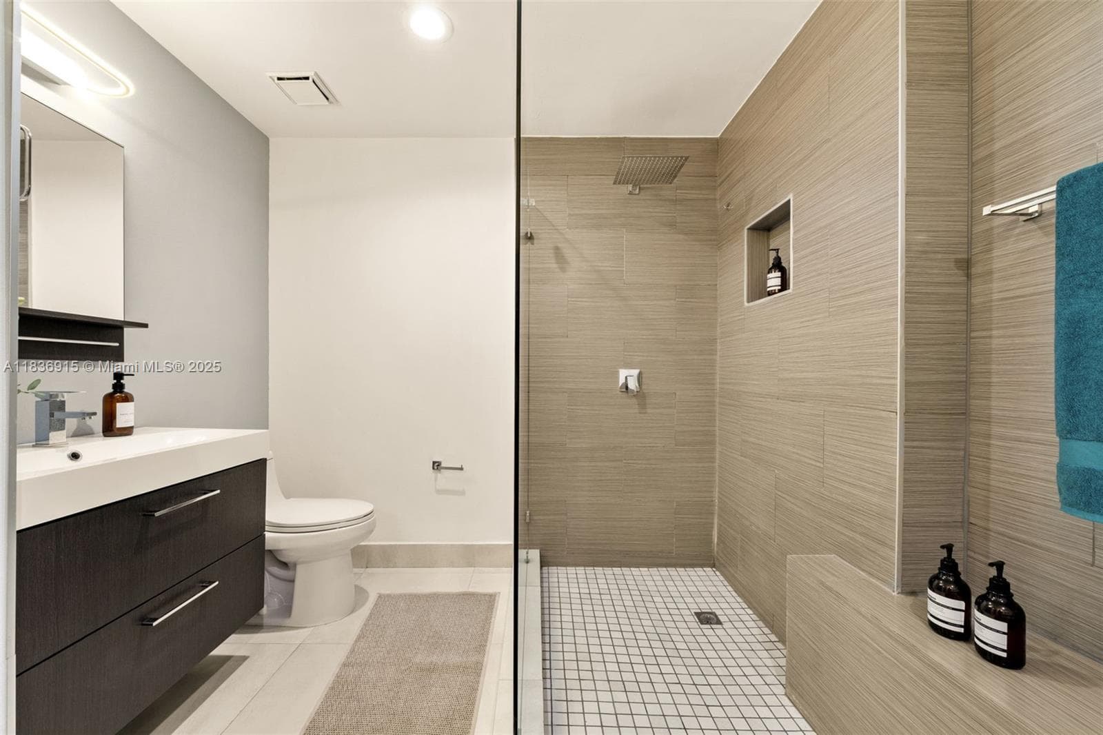 DORAL HOUSE CONDO NO 1 · #206 in Doral - Photo 22