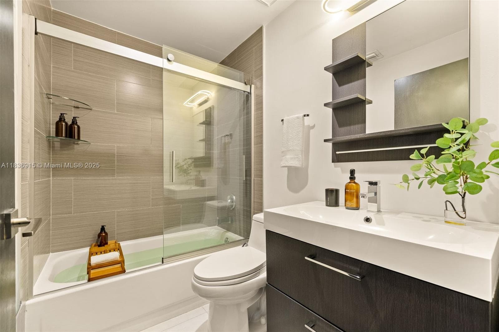 DORAL HOUSE CONDO NO 1 · #206 in Doral - Photo 15