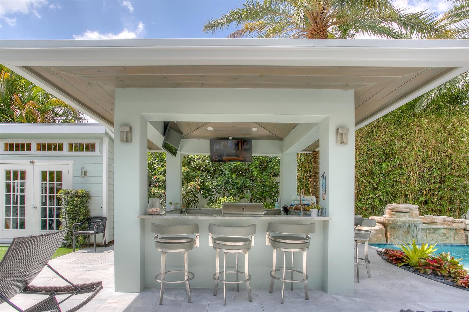 322 NW 16 St New-12