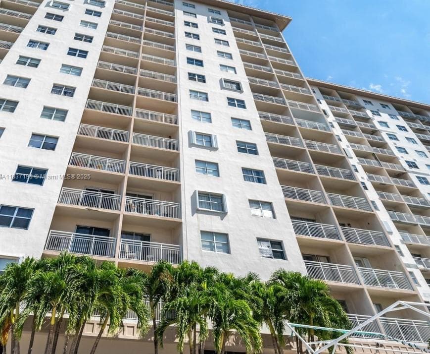COASTAL TOWERS CONDO · #309 in Sunny Isles Beach - Photo 6