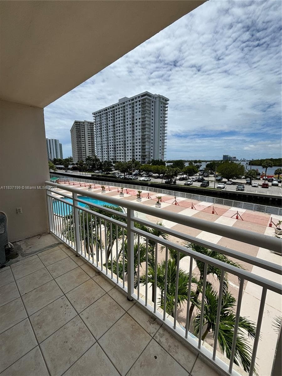 COASTAL TOWERS CONDO · #309 in Sunny Isles Beach - Photo 18