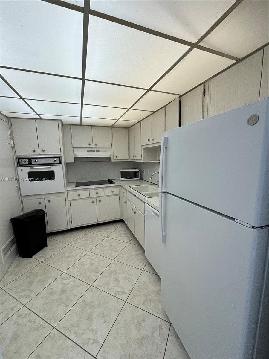 COASTAL TOWERS CONDO · #309 in Sunny Isles Beach - Photo 29