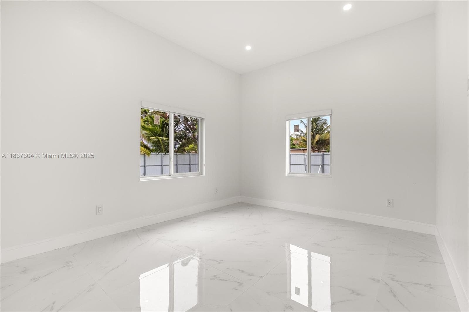 14801 NW 5th Ave photo 22