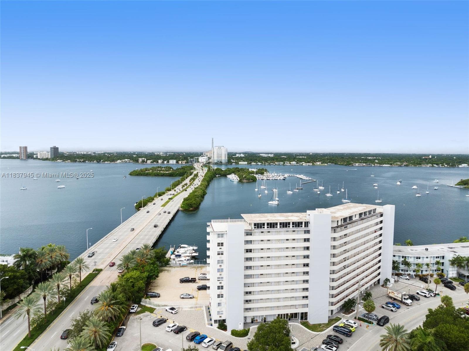 Bayshore Yacht & Tennis Club · #901 in North Bay Village - Photo 16