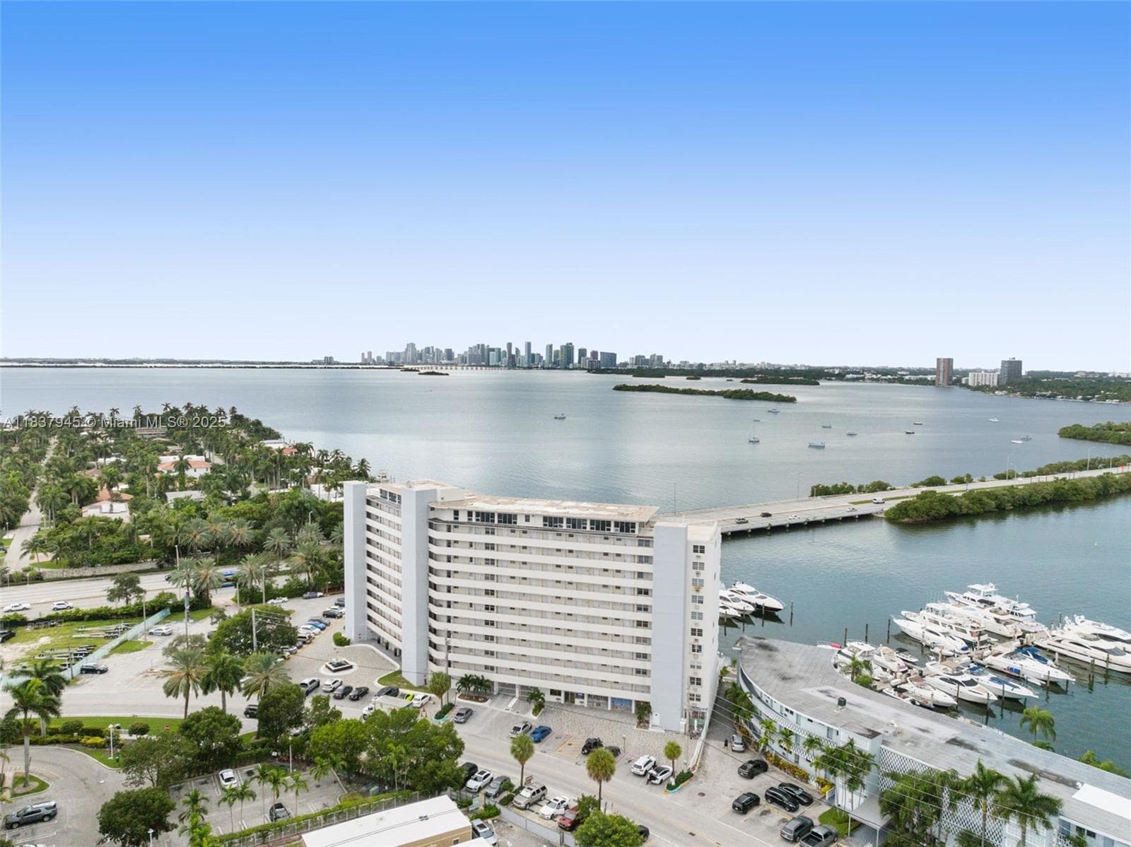 Bayshore Yacht & Tennis Club · #901 in North Bay Village - Photo 19