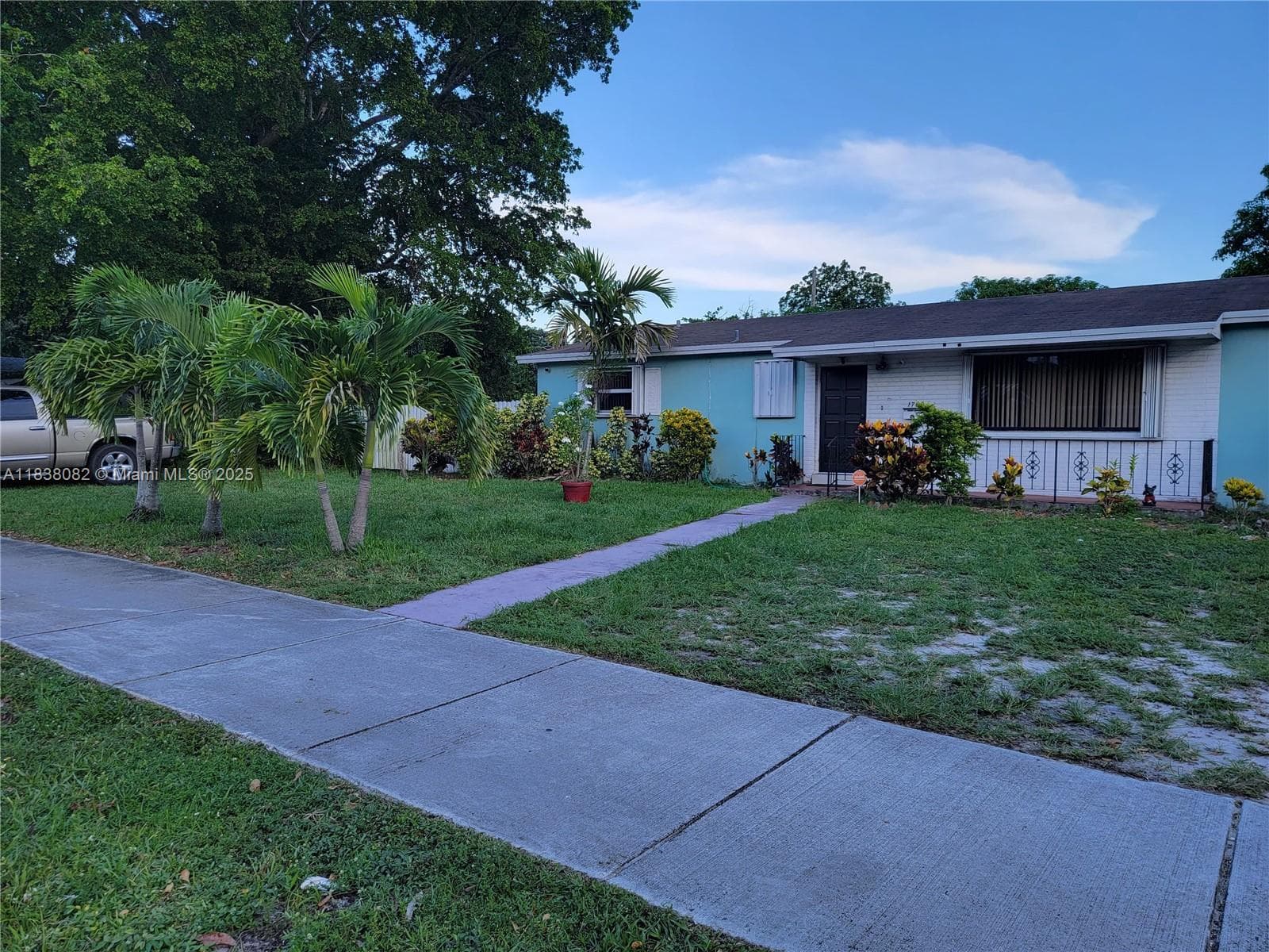 1760 NW 135th St photo 1