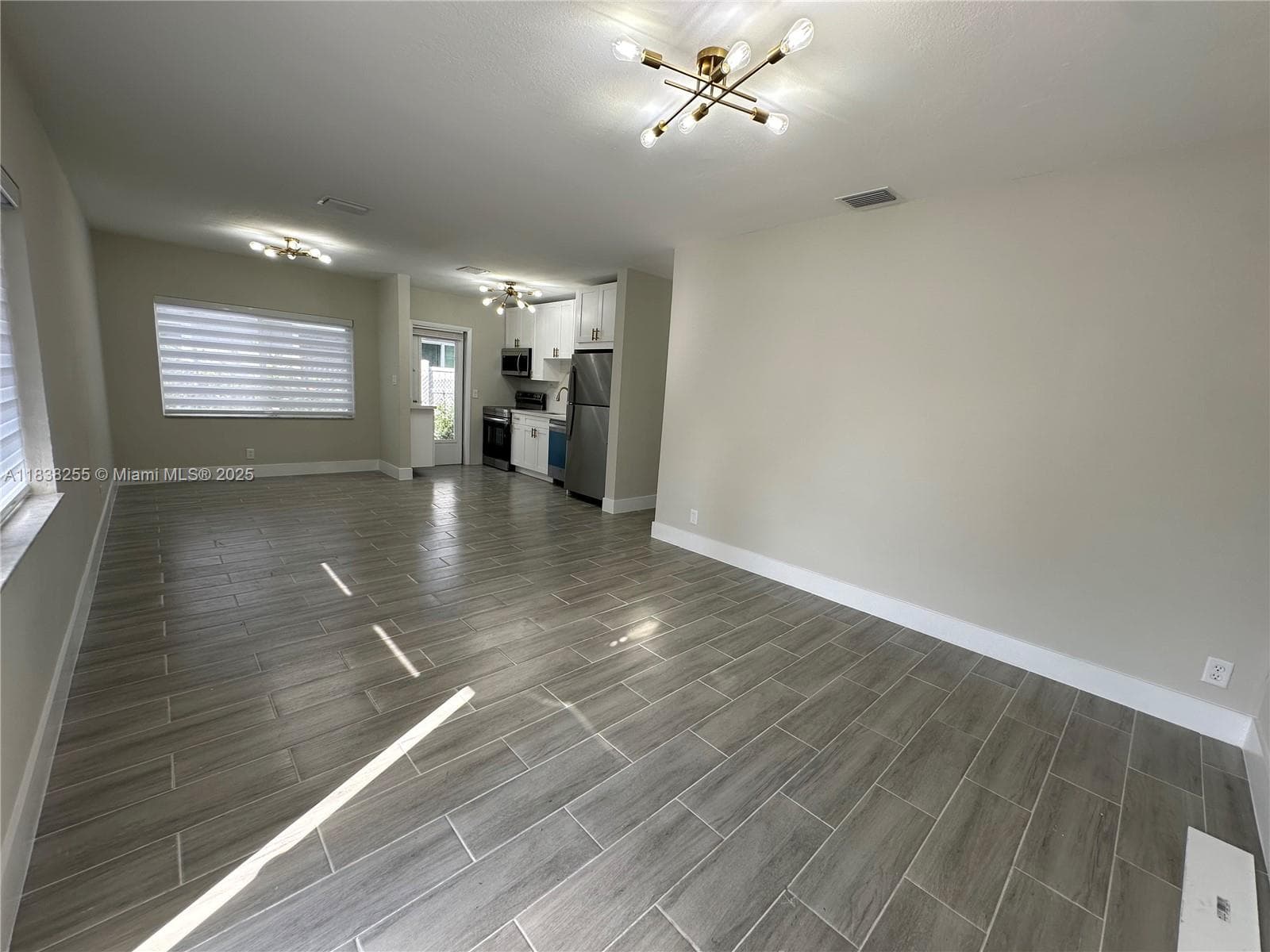 1300 NW 7th Ter photo 4