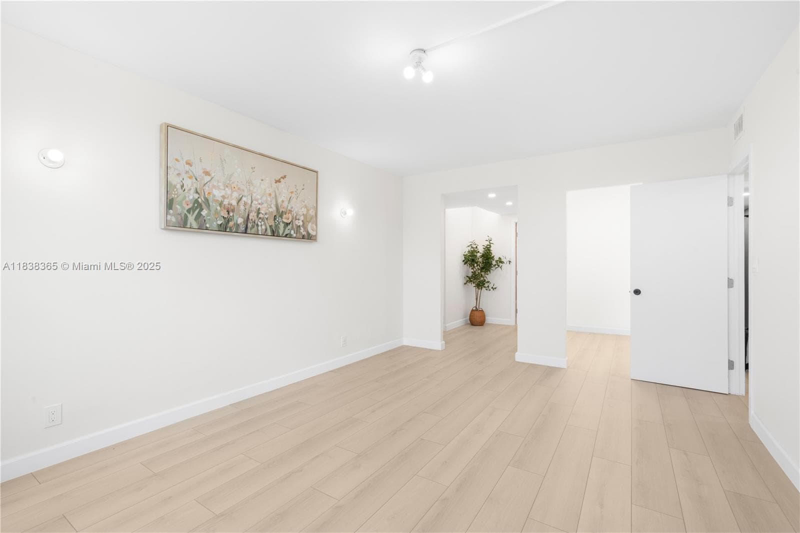 Hillcrest · #314B in Hollywood - Photo 20
