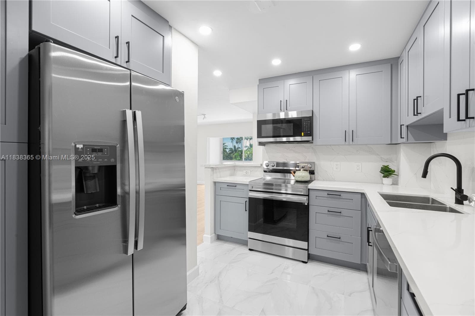Hillcrest · #314B in Hollywood - Photo 11