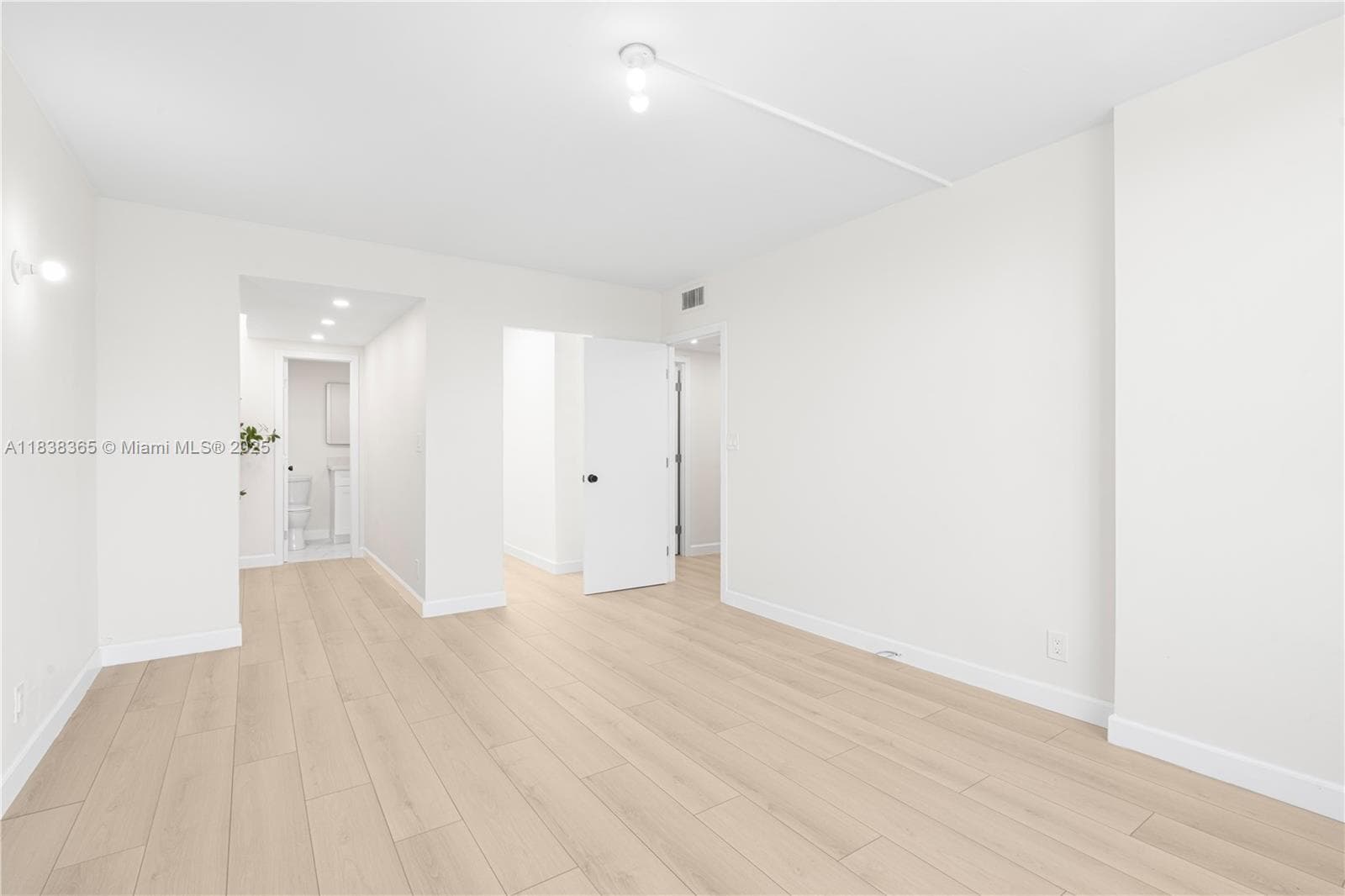 Hillcrest · #314B in Hollywood - Photo 21