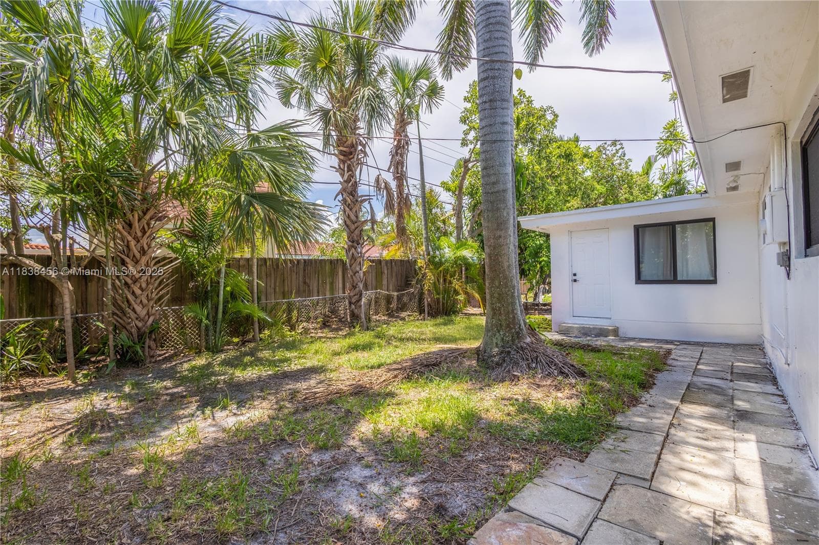 2841 NW 9th Ave photo 17