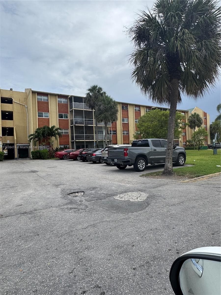 Sunset Hills · #413 in Lauderdale Lakes - Photo 1