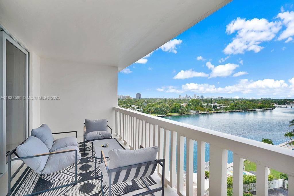 CARAVELLE CONDO · #PHD in Bay Harbor Islands - Photo 13