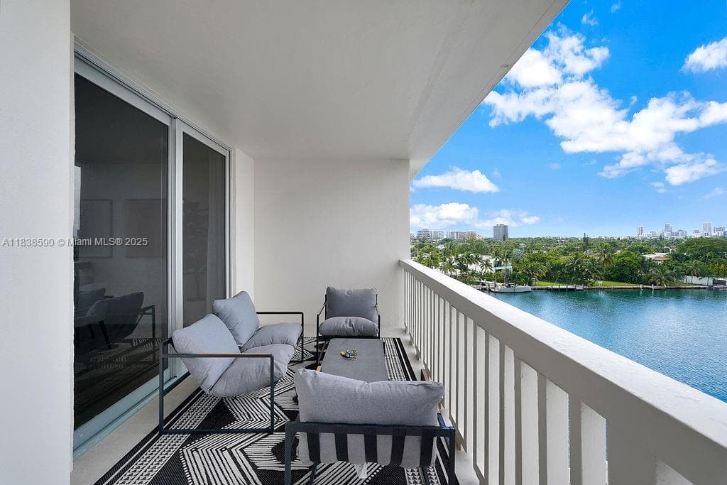 CARAVELLE CONDO · #PHD in Bay Harbor Islands - Photo 12
