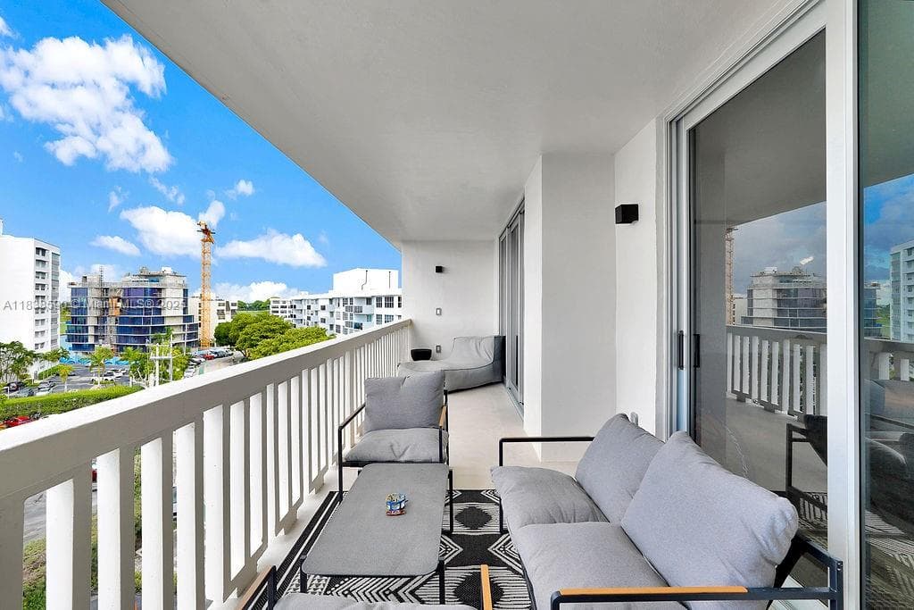 CARAVELLE CONDO · #PHD in Bay Harbor Islands - Photo 11