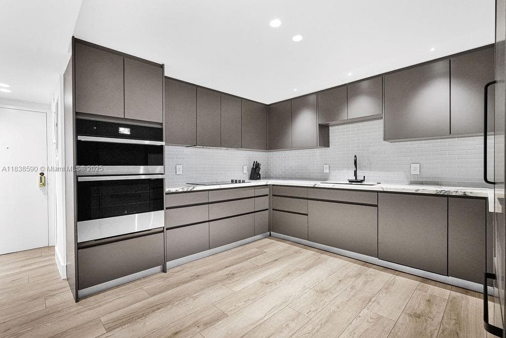 CARAVELLE CONDO · #PHD in Bay Harbor Islands - Photo 4