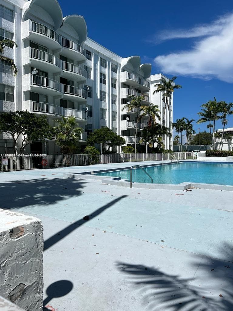 MONTECARLO CONDO · #D-407 in Miami - Photo 13