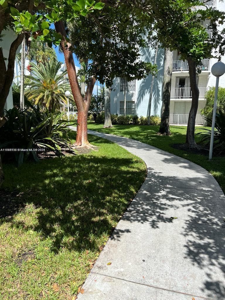 MONTECARLO CONDO · #D-407 in Miami - Photo 11