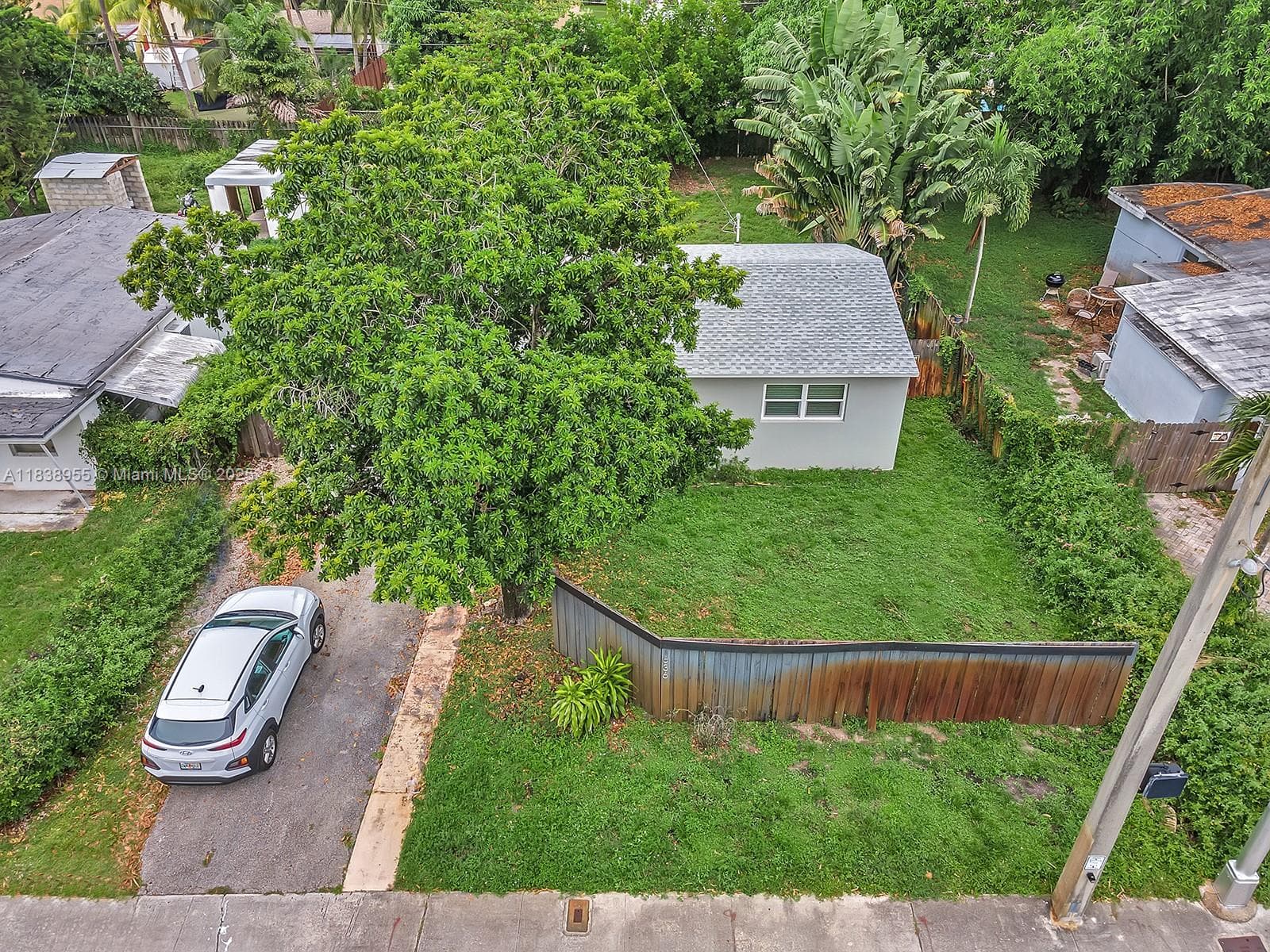 1636 NE 15th Ave photo 35