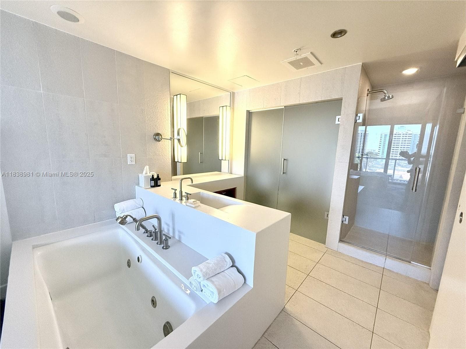 W FORT LAUDERDALE · #704 in Fort Lauderdale - Photo 4