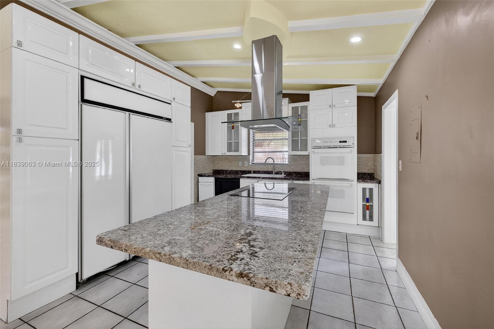 2606 Gulfstream Ln photo 9